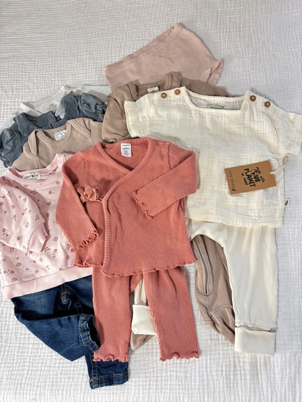 11 Piece Capsule Baby Girl Lot Size 6-9 Month